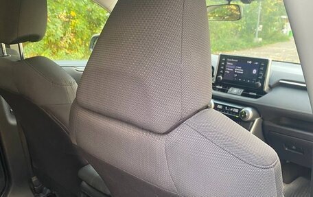 Toyota RAV4, 2019 год, 2 430 000 рублей, 6 фотография