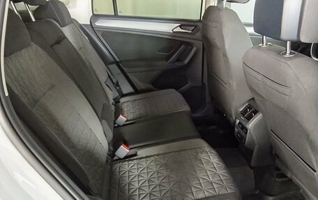 Volkswagen Tiguan II, 2021 год, 2 425 000 рублей, 10 фотография