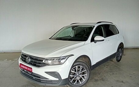 Volkswagen Tiguan II, 2021 год, 2 425 000 рублей, 1 фотография
