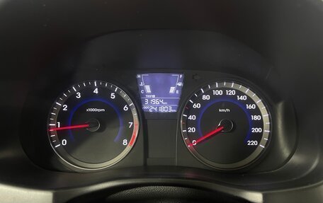 Hyundai Solaris II рестайлинг, 2012 год, 556 000 рублей, 14 фотография