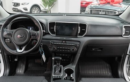 KIA Sportage IV рестайлинг, 2018 год, 1 799 000 рублей, 10 фотография