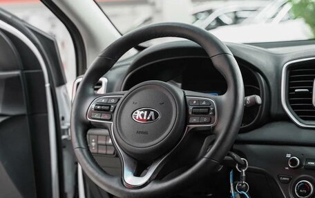 KIA Sportage IV рестайлинг, 2018 год, 1 799 000 рублей, 6 фотография
