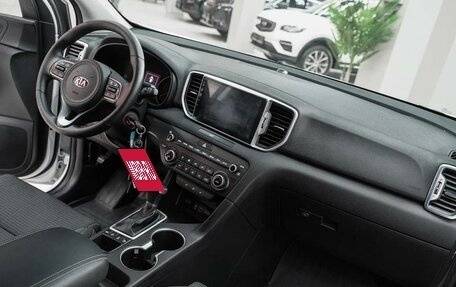 KIA Sportage IV рестайлинг, 2018 год, 1 799 000 рублей, 9 фотография