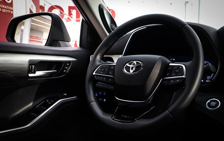 Toyota Highlander, 2025 год, 6 050 000 рублей, 16 фотография