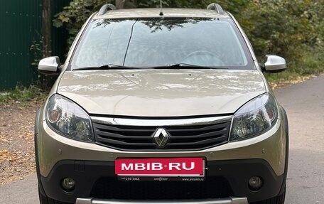 Renault Sandero I, 2012 год, 815 000 рублей, 2 фотография