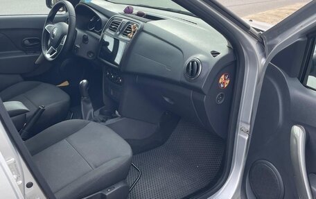 Renault Logan II, 2018 год, 830 000 рублей, 7 фотография