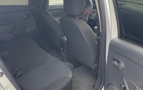 Renault Logan II, 2018 год, 830 000 рублей, 10 фотография