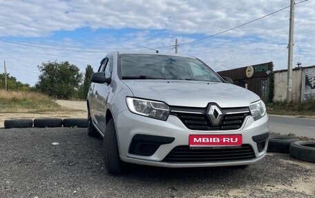 Renault Logan II, 2018 год, 830 000 рублей, 1 фотография
