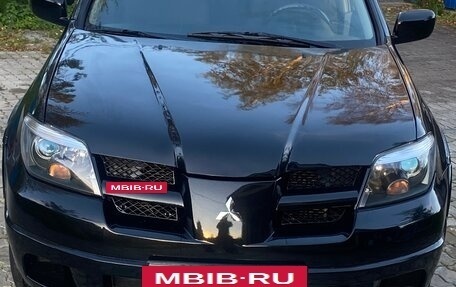 Mitsubishi Outlander III рестайлинг 3, 2006 год, 680 000 рублей, 2 фотография
