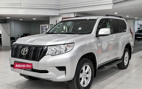 Toyota Land Cruiser Prado 150 рестайлинг 2, 2018 год, 4 020 000 рублей, 5 фотография