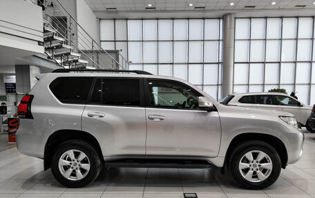 Toyota Land Cruiser Prado 150 рестайлинг 2, 2018 год, 4 020 000 рублей, 8 фотография