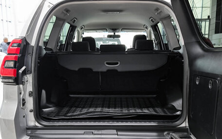Toyota Land Cruiser Prado 150 рестайлинг 2, 2018 год, 4 020 000 рублей, 14 фотография