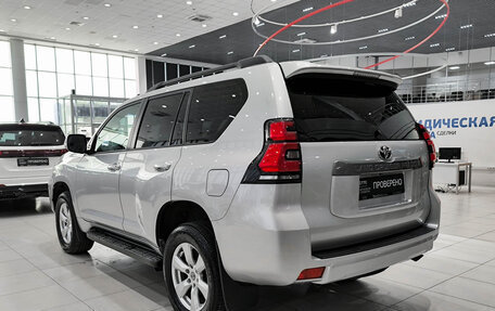 Toyota Land Cruiser Prado 150 рестайлинг 2, 2018 год, 4 020 000 рублей, 11 фотография