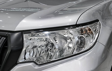 Toyota Land Cruiser Prado 150 рестайлинг 2, 2018 год, 4 020 000 рублей, 21 фотография