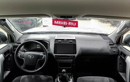 Toyota Land Cruiser Prado 150 рестайлинг 2, 2018 год, 4 020 000 рублей, 18 фотография