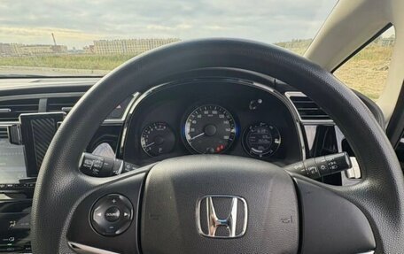 Honda Shuttle II, 2015 год, 1 350 000 рублей, 16 фотография