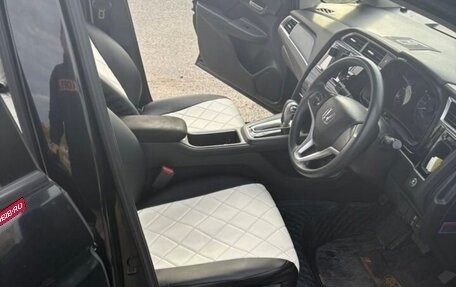 Honda Shuttle II, 2015 год, 1 350 000 рублей, 22 фотография