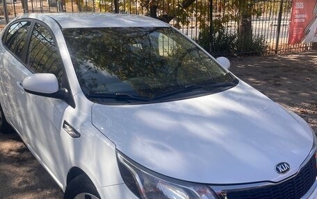 KIA Rio III рестайлинг, 2015 год, 895 000 рублей, 1 фотография