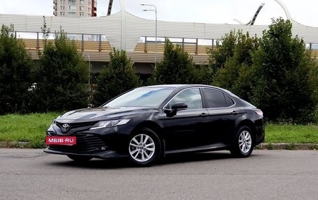 Toyota Camry, 2019 год, 2 650 000 рублей, 3 фотография