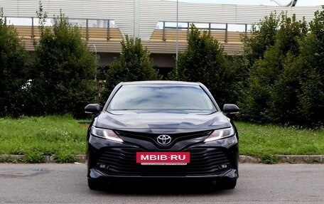 Toyota Camry, 2019 год, 2 650 000 рублей, 2 фотография