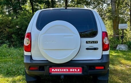 Chevrolet Niva I рестайлинг, 2017 год, 730 000 рублей, 5 фотография