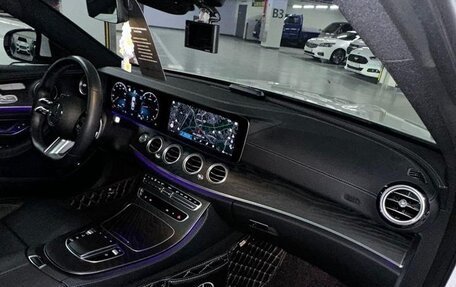 Mercedes-Benz E-Класс, 2020 год, 4 450 000 рублей, 3 фотография