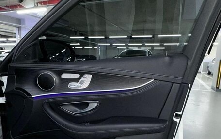 Mercedes-Benz E-Класс, 2020 год, 4 450 000 рублей, 5 фотография