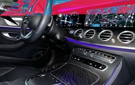 Mercedes-Benz E-Класс, 2020 год, 4 450 000 рублей, 4 фотография