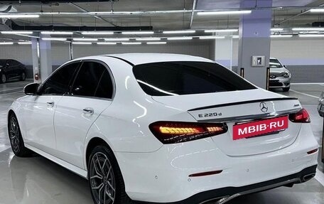 Mercedes-Benz E-Класс, 2020 год, 4 450 000 рублей, 14 фотография