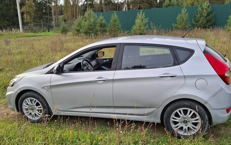Hyundai Solaris II рестайлинг, 2011 год, 620 000 рублей, 4 фотография
