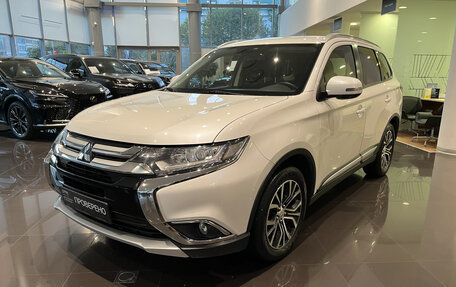 Mitsubishi Outlander III рестайлинг 3, 2015 год, 2 100 000 рублей, 5 фотография