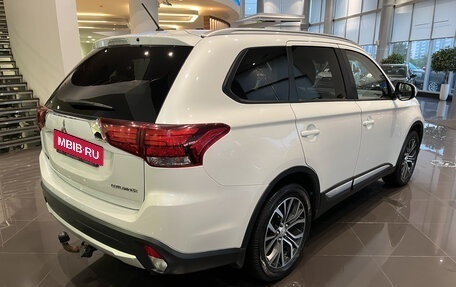 Mitsubishi Outlander III рестайлинг 3, 2015 год, 2 100 000 рублей, 9 фотография