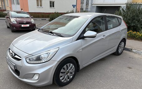 Hyundai Solaris II рестайлинг, 2013 год, 525 000 рублей, 2 фотография