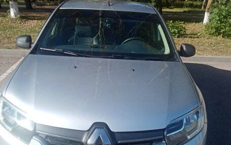 Renault Logan II, 2021 год, 700 000 рублей, 1 фотография