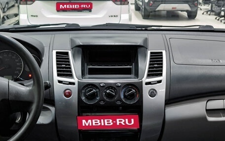 Mitsubishi Pajero Sport II рестайлинг, 2013 год, 1 550 000 рублей, 19 фотография