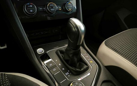 Volkswagen Tiguan II, 2020 год, 2 009 000 рублей, 9 фотография