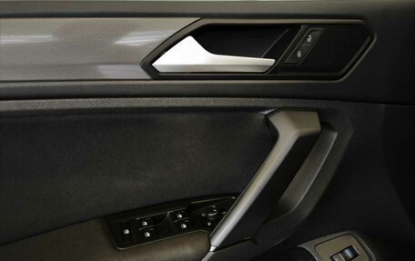 Volkswagen Tiguan II, 2020 год, 2 009 000 рублей, 11 фотография