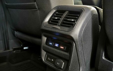 Volkswagen Tiguan II, 2020 год, 2 009 000 рублей, 12 фотография