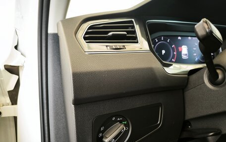 Volkswagen Tiguan II, 2020 год, 2 009 000 рублей, 10 фотография