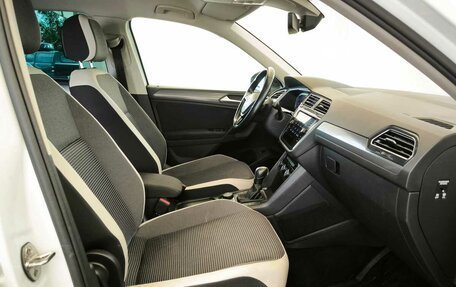 Volkswagen Tiguan II, 2020 год, 2 009 000 рублей, 13 фотография