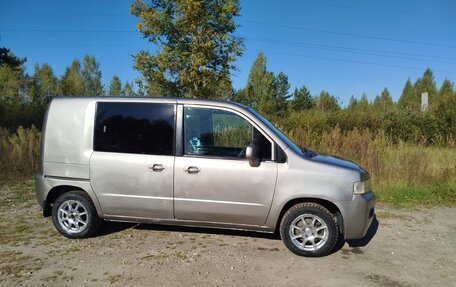 Honda Mobilio Spike I рестайлинг, 2003 год, 680 000 рублей, 11 фотография