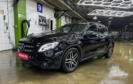 Mercedes-Benz GLA, 2019 год, 2 400 000 рублей, 2 фотография