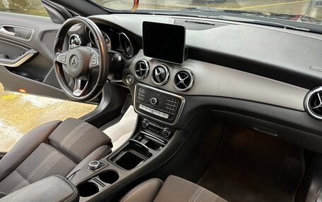 Mercedes-Benz GLA, 2019 год, 2 400 000 рублей, 14 фотография