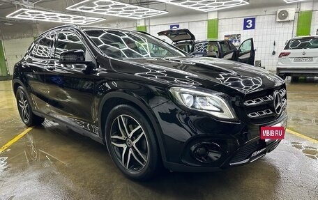 Mercedes-Benz GLA, 2019 год, 2 400 000 рублей, 3 фотография