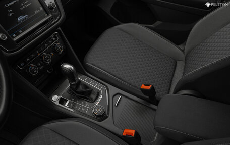 Volkswagen Tiguan II, 2017 год, 2 990 000 рублей, 18 фотография