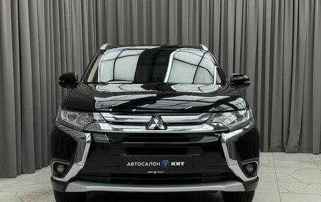 Mitsubishi Outlander III рестайлинг 3, 2018 год, 2 029 000 рублей, 2 фотография