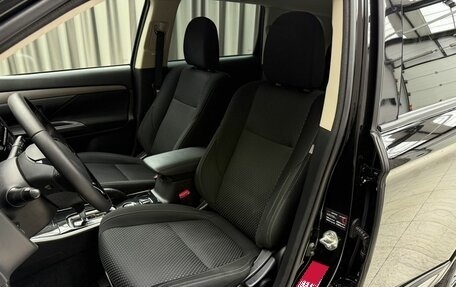Mitsubishi Outlander III рестайлинг 3, 2018 год, 2 029 000 рублей, 10 фотография