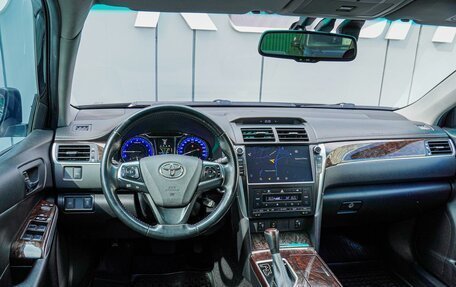Toyota Camry, 2017 год, 2 330 000 рублей, 6 фотография