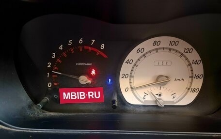 Toyota Ist II, 2002 год, 400 000 рублей, 14 фотография