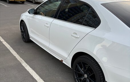 Volkswagen Jetta VI, 2013 год, 900 000 рублей, 3 фотография